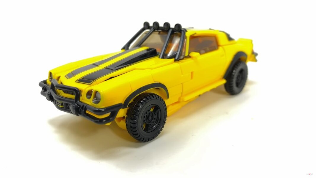 In Hand Image Of Transformers Rise Of The Beasts SS 100 Bumblebee  (35 of 44)